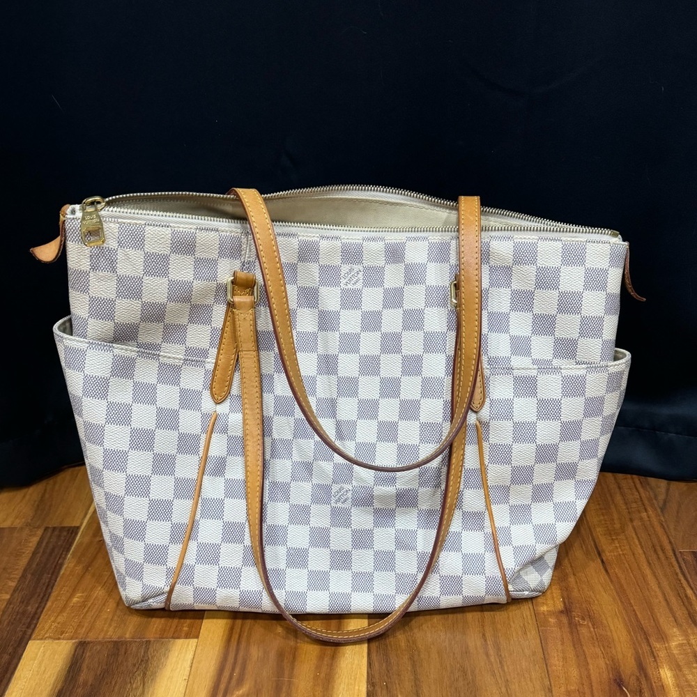 Louis Vuitton Never Full - Cream - Purchased in South Africa